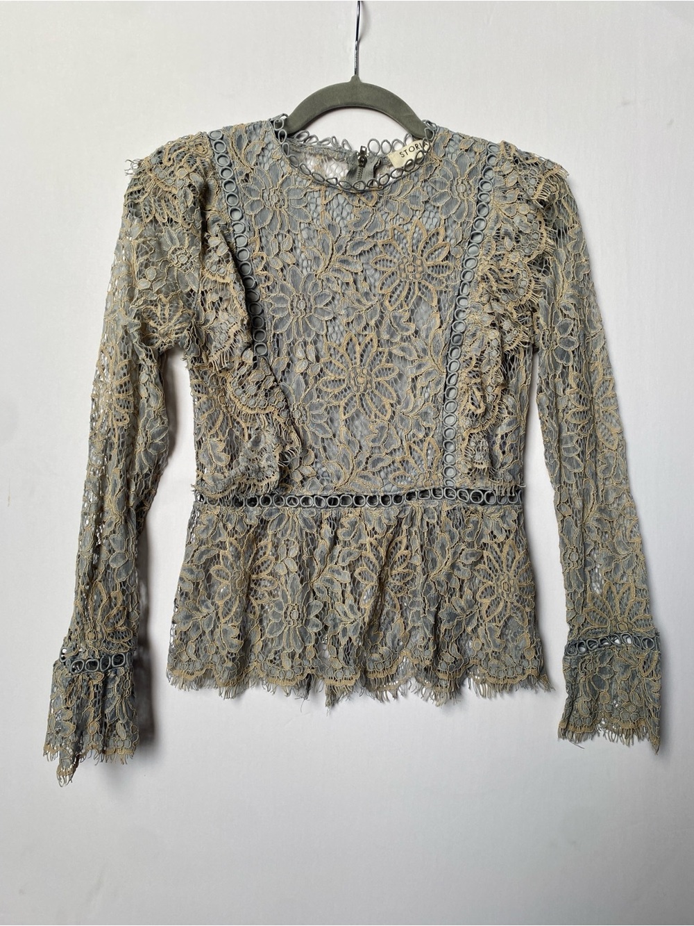 Storia Gray Lace Long-Sleeve Peplum Blouse (s) NWT